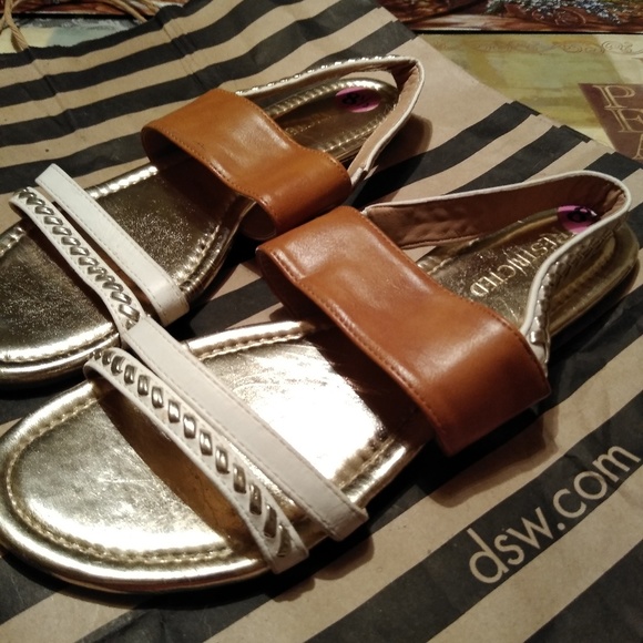 Sandals - Picture 2 of 3